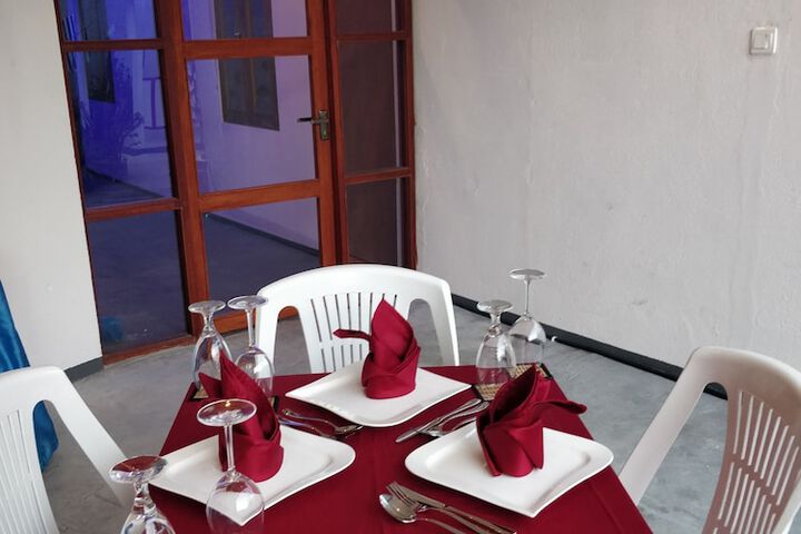 Dining 18 of 35
