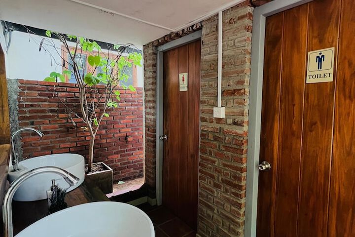 Room 53 of 73