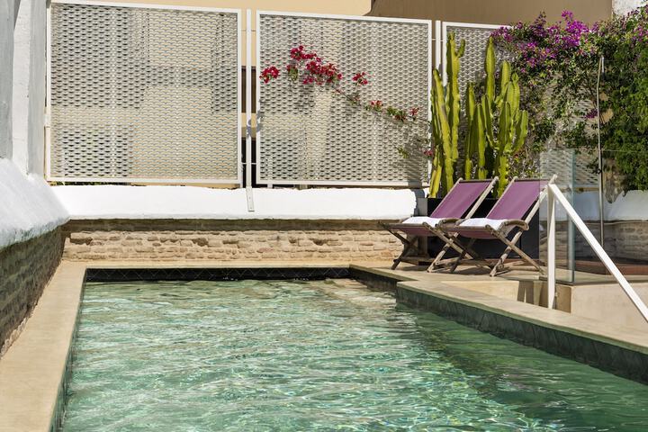 Pool 35 of 77