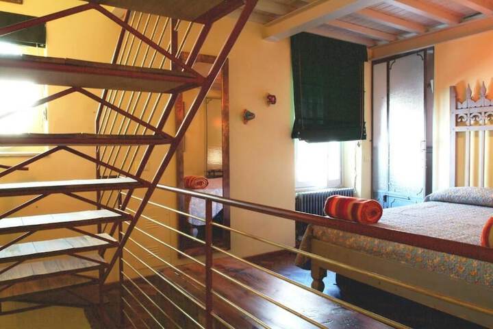 Room 5 of 14