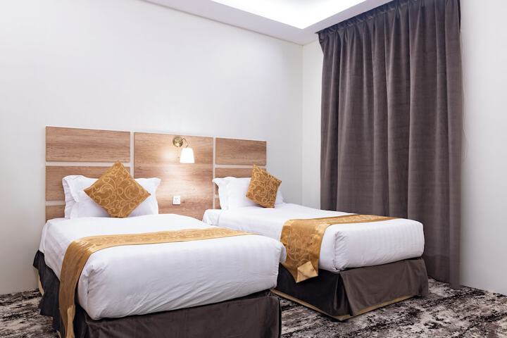 Room 6 of 18