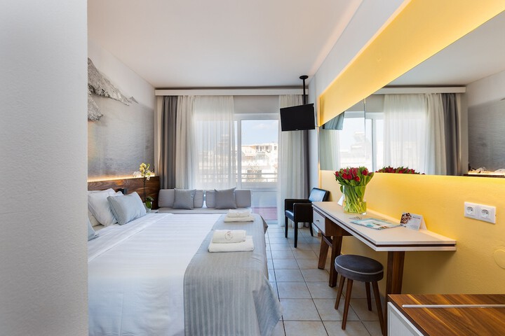 Room 40 of 171