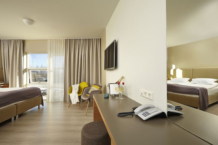 Room 3 of 91