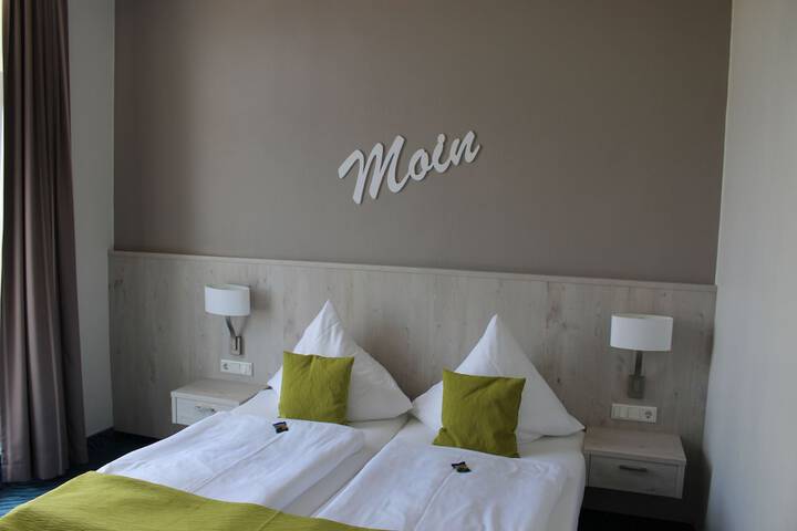 Room 5 of 30