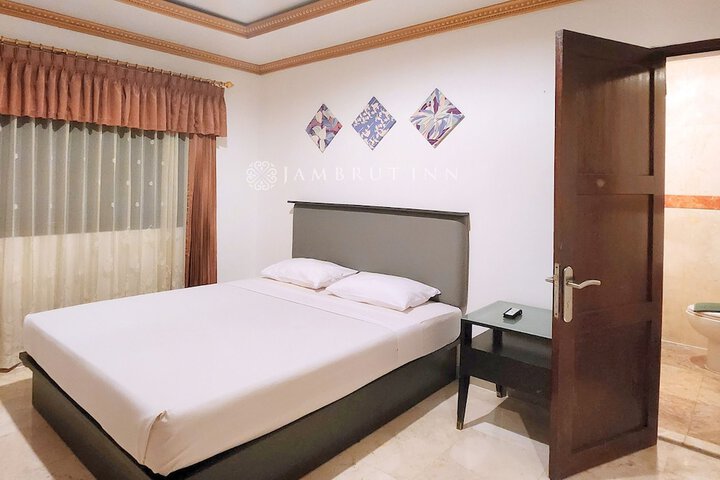 Room 13 of 42
