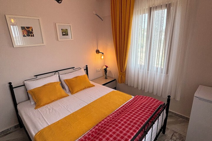 Room 16 of 108
