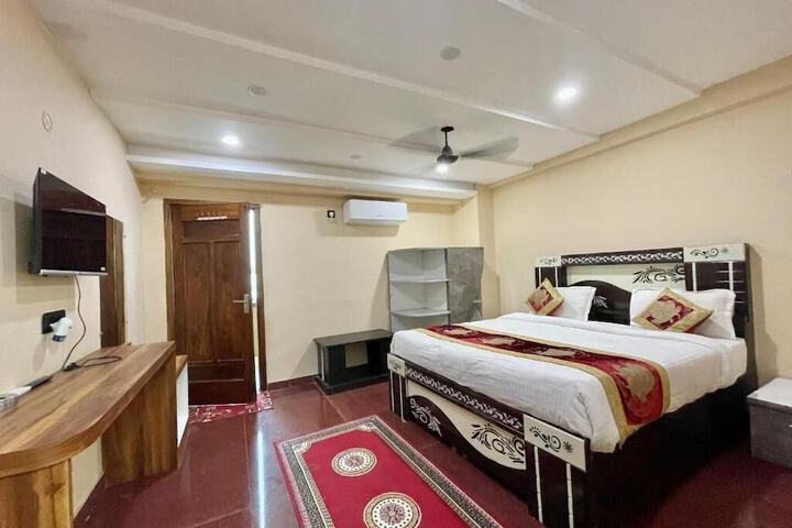 Room 6 of 43