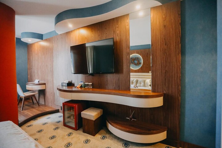 Room 12 of 46