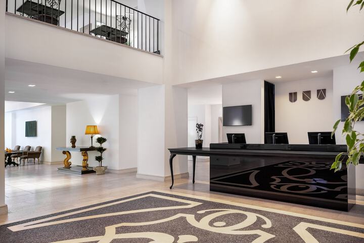 Guest Lobby