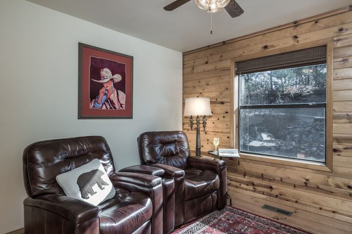 CenterView Holiday Home in Ruidoso, NM