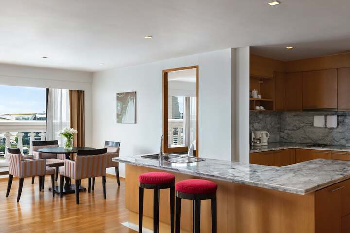 Room 53 of 220
