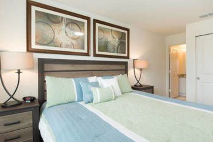 Room 10 of 32