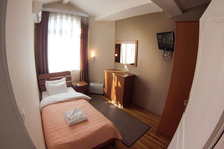 Room 36 of 64