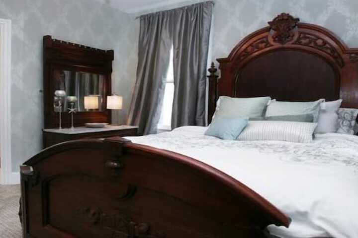 Room 16 of 46
