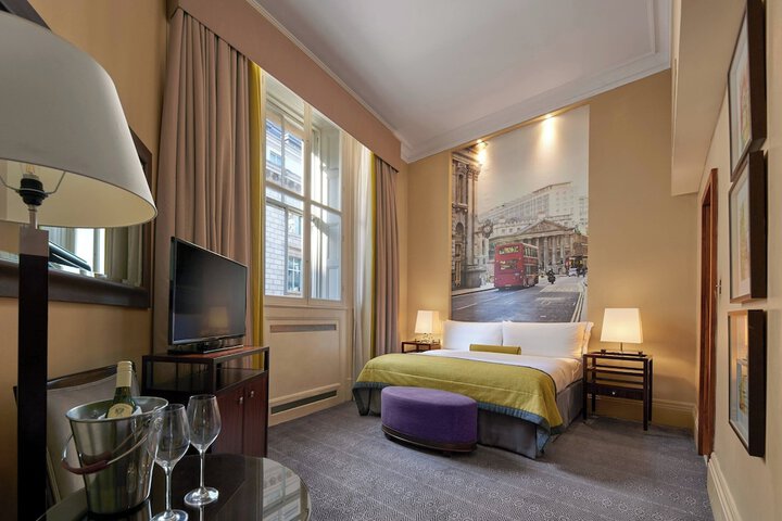 Room 10 of 73