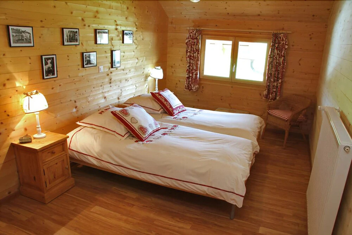 Room 4 of 15