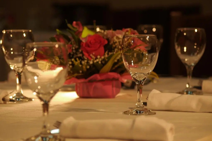 Dining 15 of 19