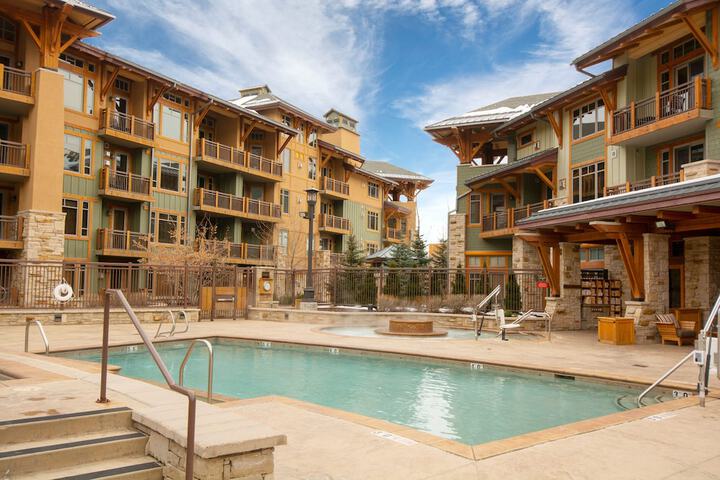 Photo of Escala Lodges by Luxury Mountain Destina Pool