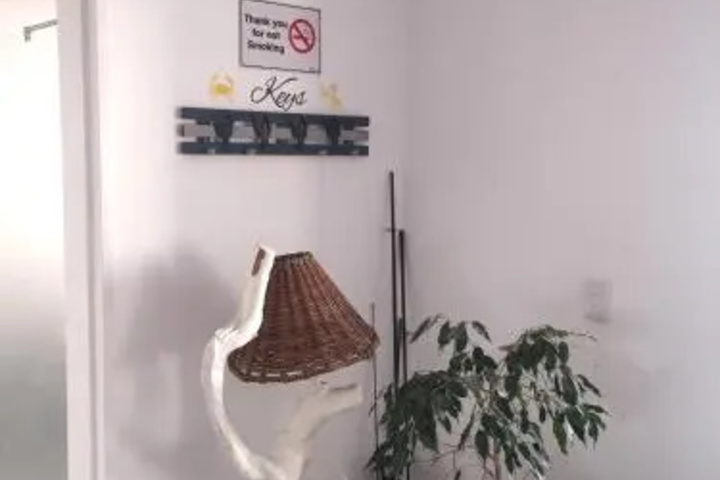 Room 10 of 19