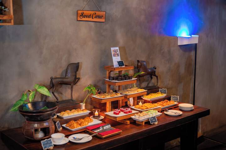 Breakfast/Coffee Service 33 of 41