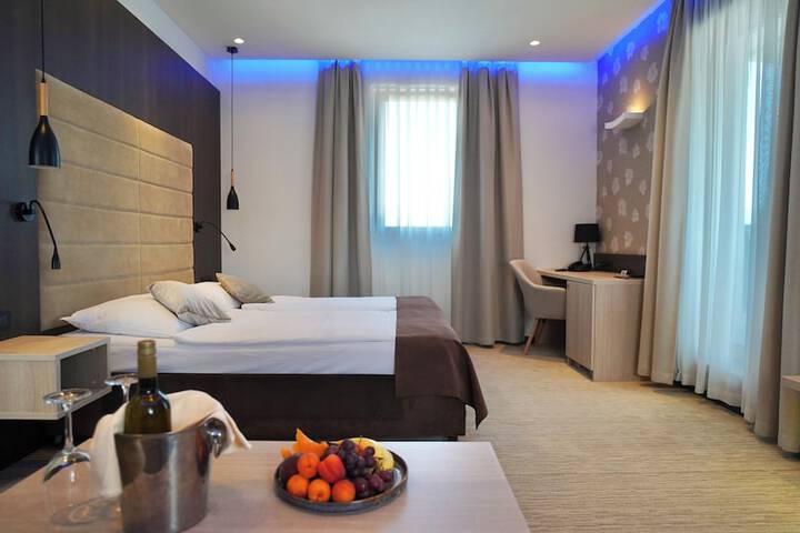 Room 15 of 73