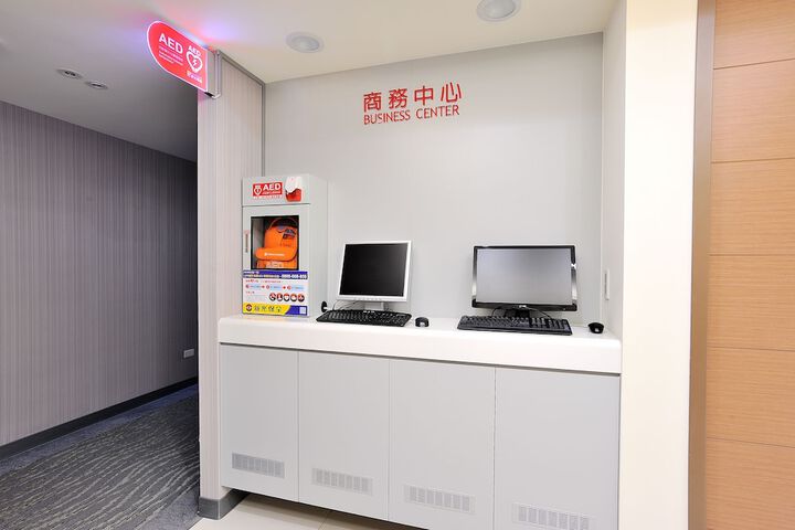 Business Center 45 of 48
