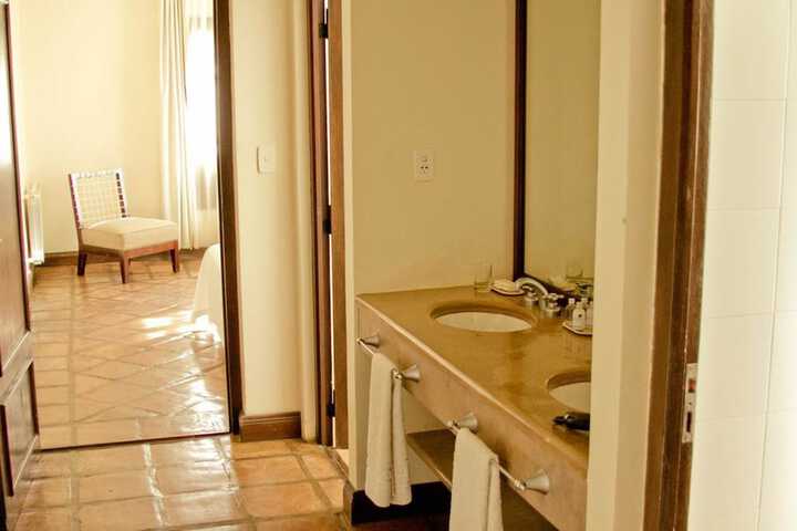 Room 16 of 42