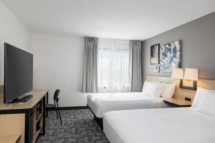 Room 4 of 25