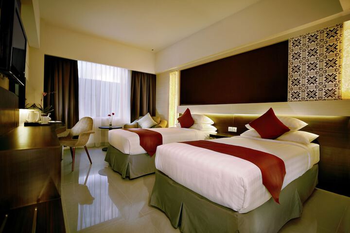 Room 7 of 33