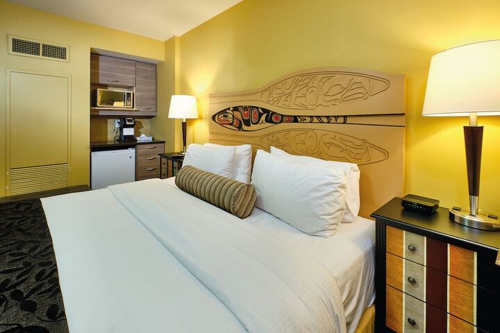 Room 10 of 108