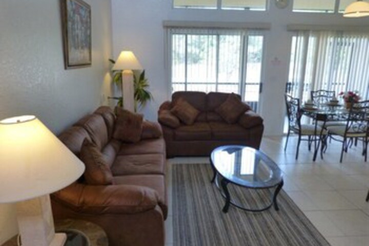 Room 6 of 27