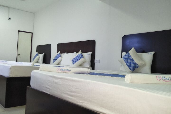 Room 12 of 14