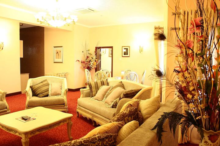 Room 12 of 66