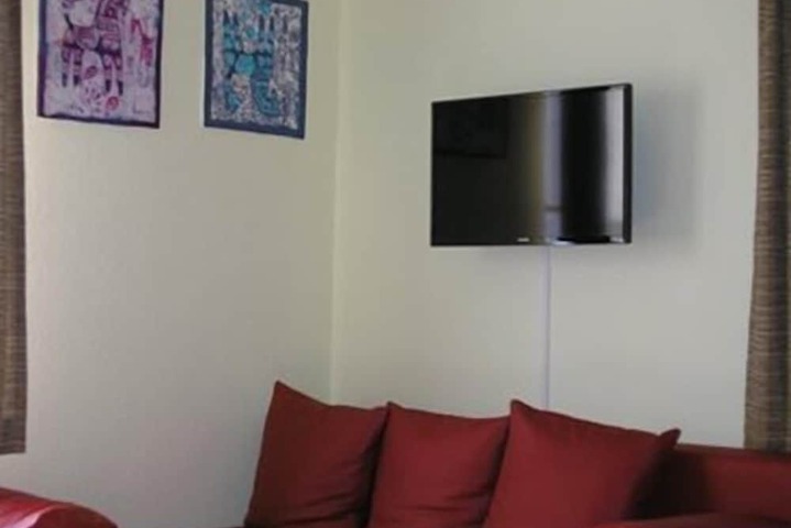 Room 9 of 26