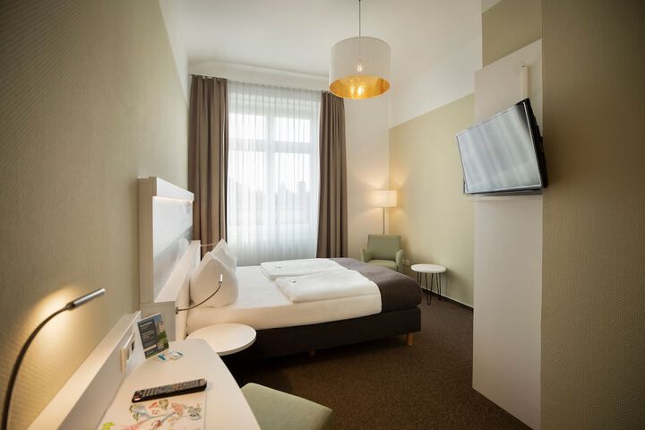 Room 36 of 114