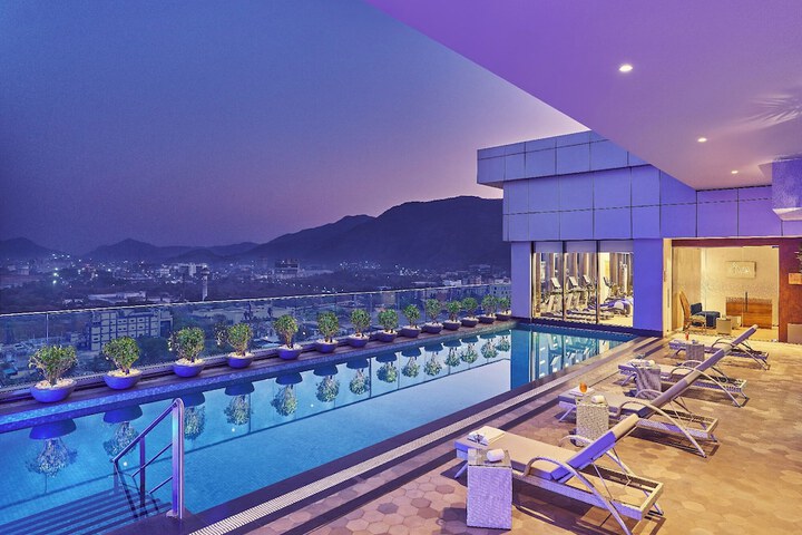 Pool 21 of 27