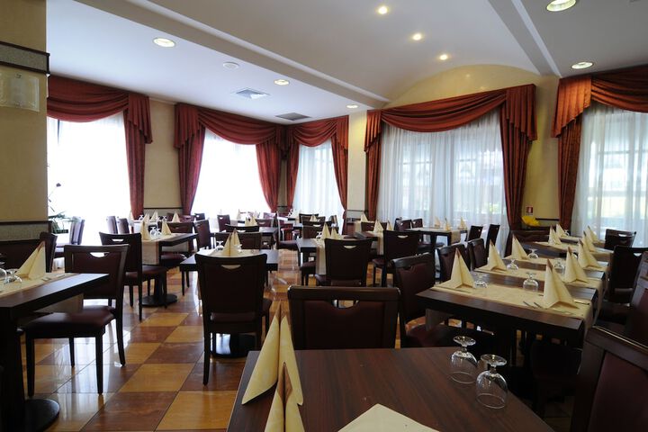 Dining Photos