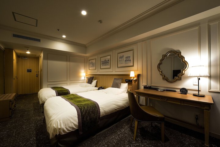 Room 5 of 27