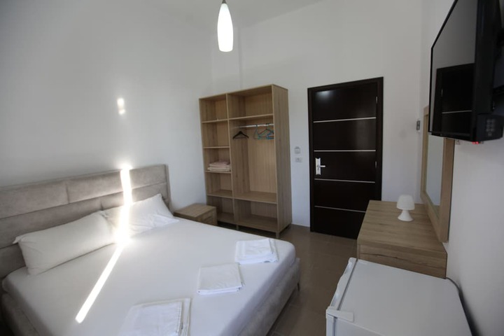 Room 8 of 58