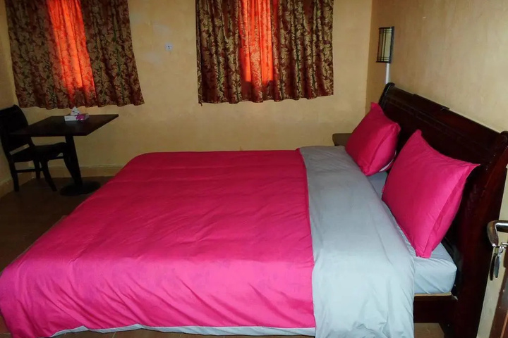 Holiday Hotel