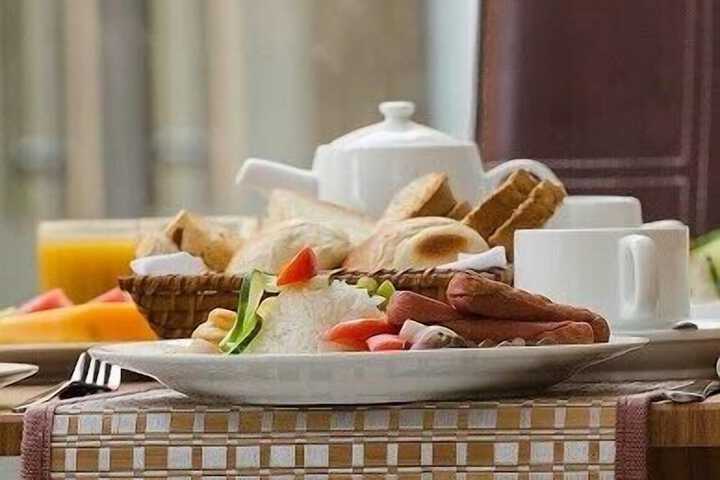 Breakfast/Coffee Service 32 of 71