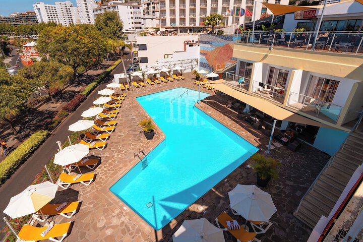 Pool 39 of 76