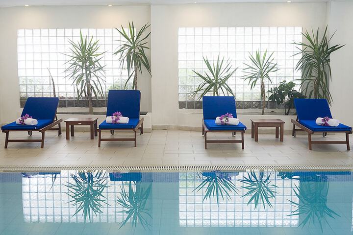 Pool Hotel