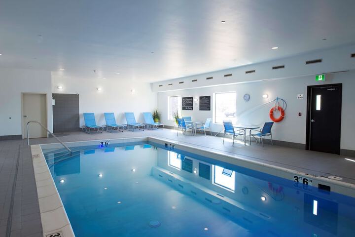 Pool Hotel