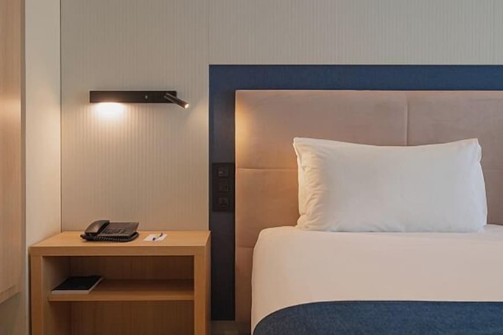 Room 28 of 113