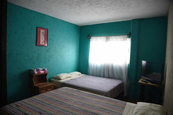 Room 2 of 10