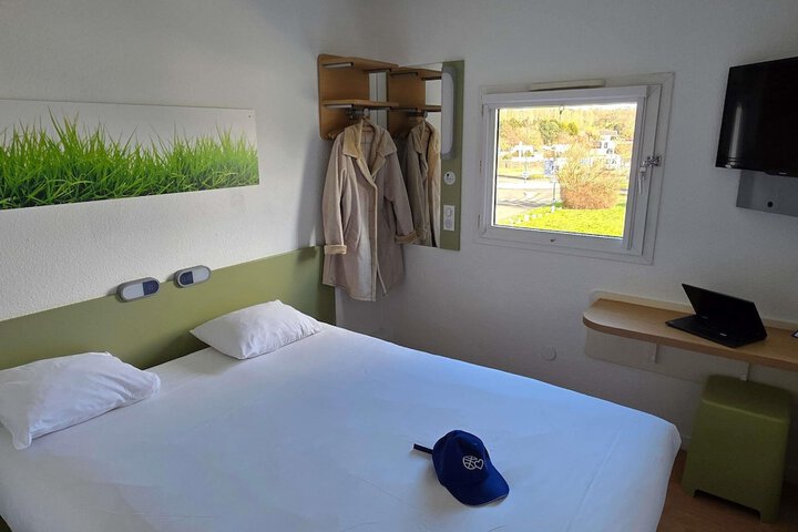 Room 6 of 50