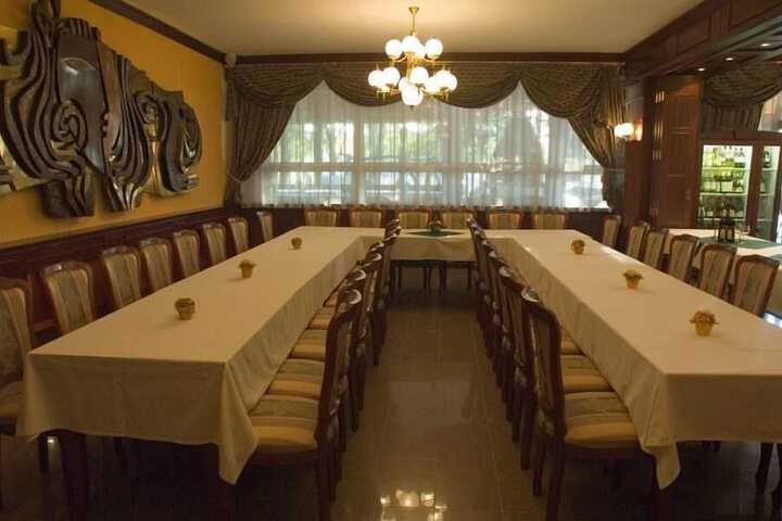 Dining 51 of 84