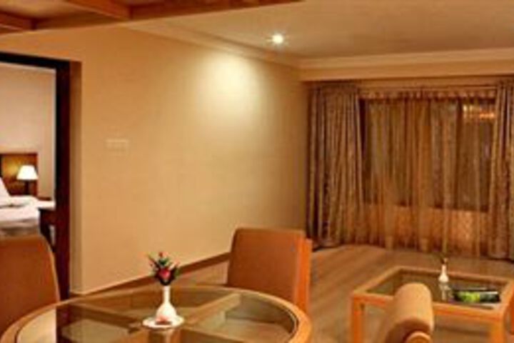 Room 8 of 9