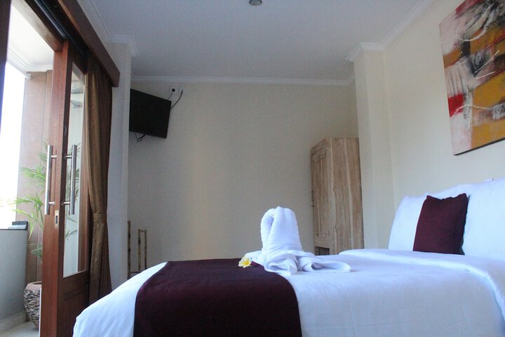 Room 4 of 33